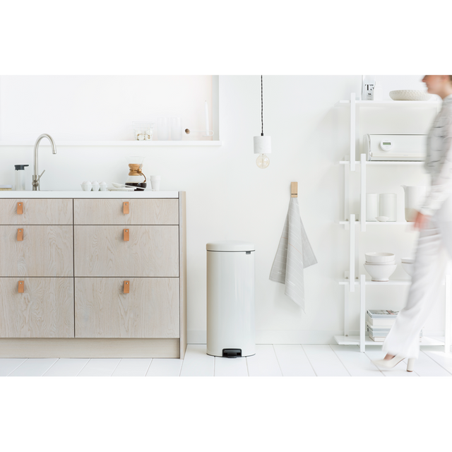 Basurero Pedal NewIcon 30 Lt White