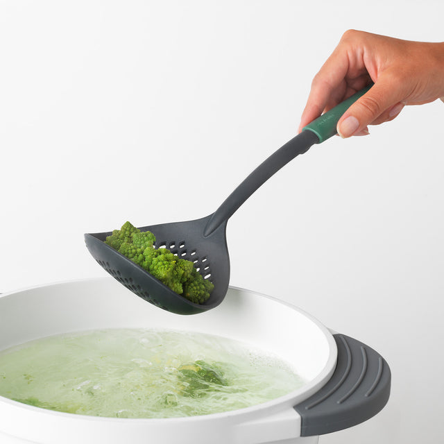 Tasty+ Espumadera más cucharón - Fir Green