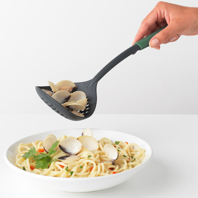 Tasty+ Espumadera más cucharón - Fir Green
