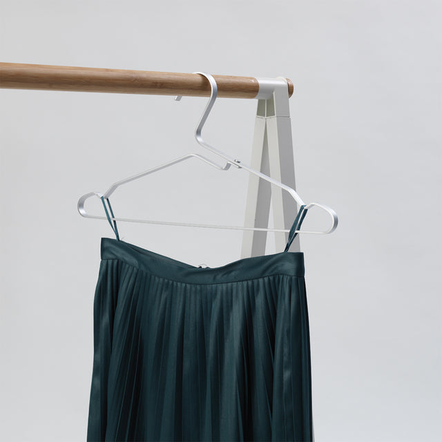 Set de 4 Colgadores de Ropa Aluminio Silver