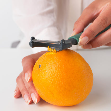 Tasty+ Pelador Y + rallador cítricos - Fir Green