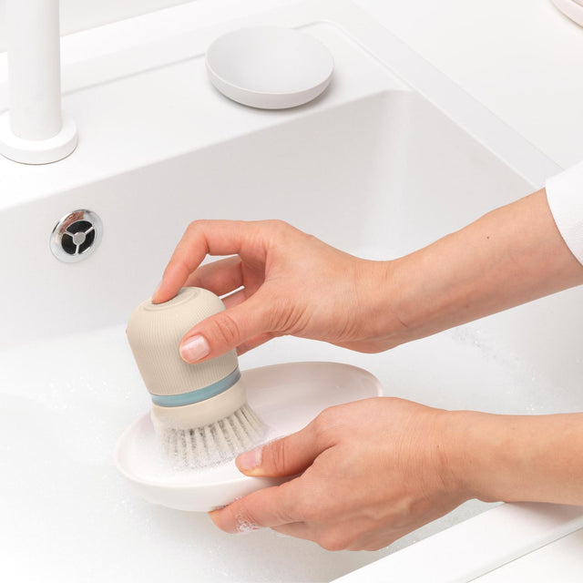 Cepillo para platos con dispensador SinkSide Beige